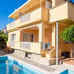Familienpension Tina 7 By Interhome Apartmán *